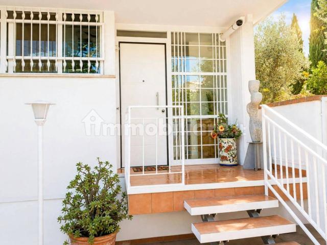 Villa unifamiliare viale Giunone 45, Mondello Valdesi, Palermo