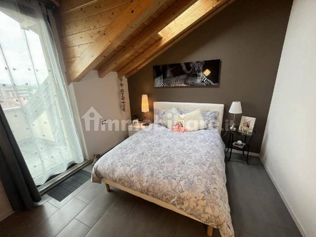 Trilocale viale Giuseppe Garibaldi 65, Centro, Gavirate