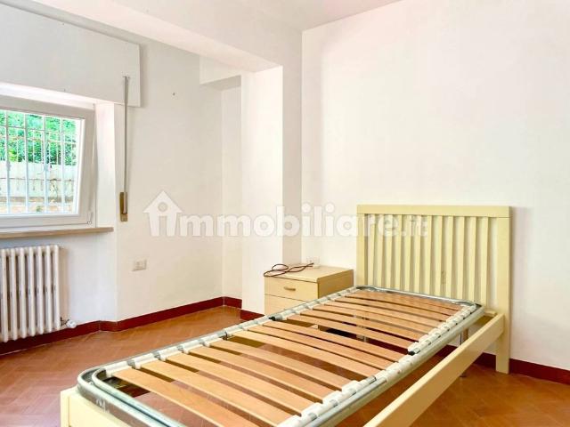 Trilocale viale Giacomo Leopardi, Centro, Camerino
