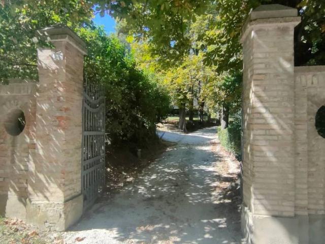 Trilocale viale Federico Comandino 9, Centro, Urbino