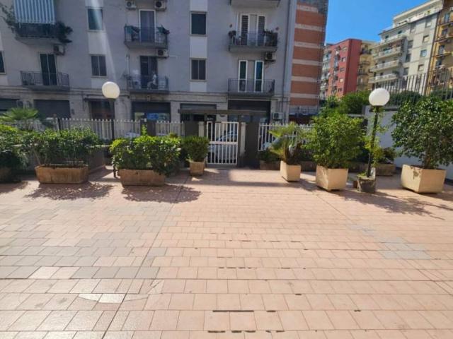 Trilocale viale Japigia 84A, Japigia, Bari