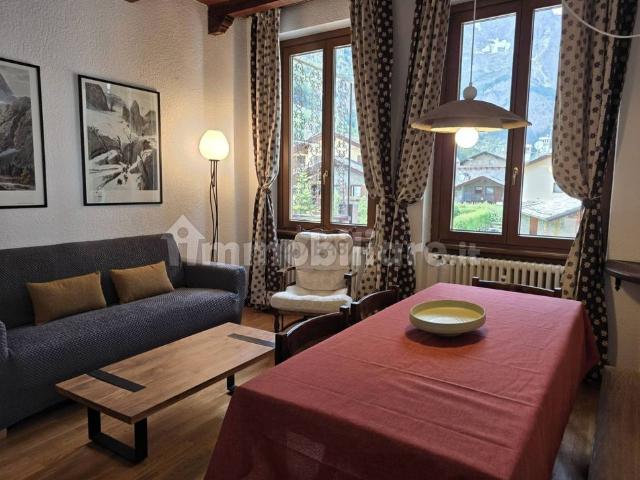 Trilocale viale Monte Bianco 67, Centro, Courmayeur