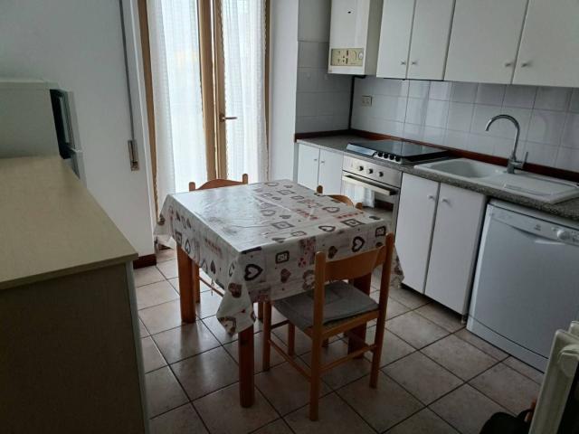Trilocale viale Serafini 20, Centro, Fabriano