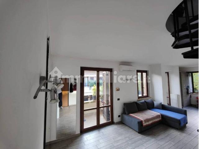 Trilocale viale Sicilia 38, Cederna, Monza