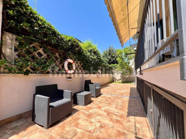 Trilocale viale Roma 378, Marina di Massa Centro, Massa