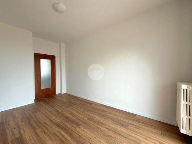 Trilocale viale Risorgimento 12, Centro, Bra