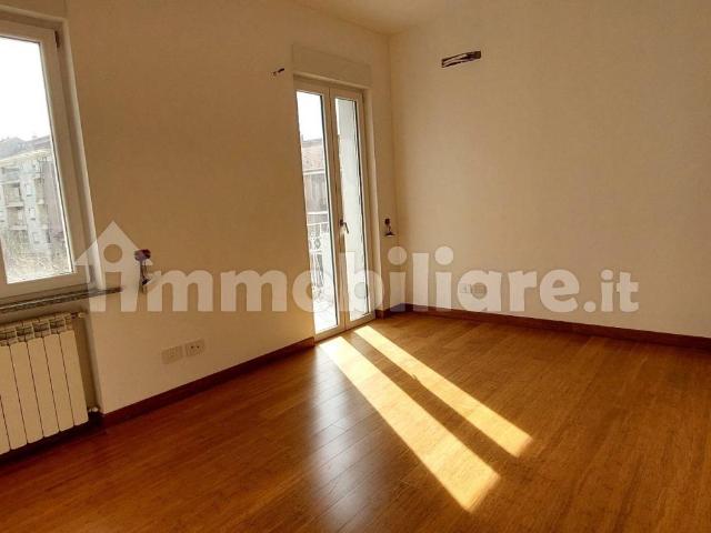 Trilocale viale Tancredi Galimberti, Centro, Valenza
