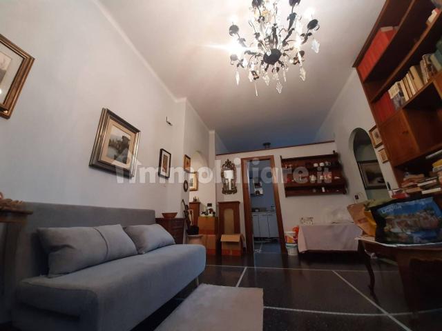 Trilocale viale Teano 28, Quarto, Genova