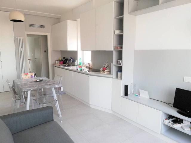 Trilocale viale Umbria 29, Porta Romana Medaglie d'Oro, Milano