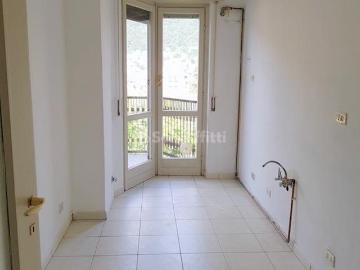 Trilocale Viale Varese 53 quadrilocale 80mq da arredare