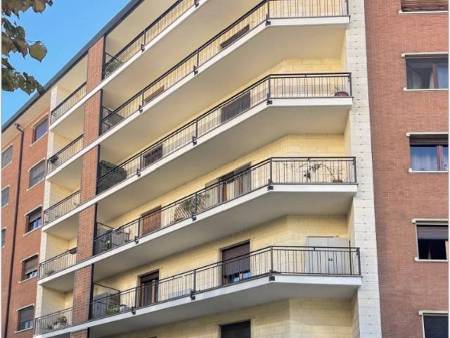 Trilocale viale Vittorio Veneto, Centro, Chivasso