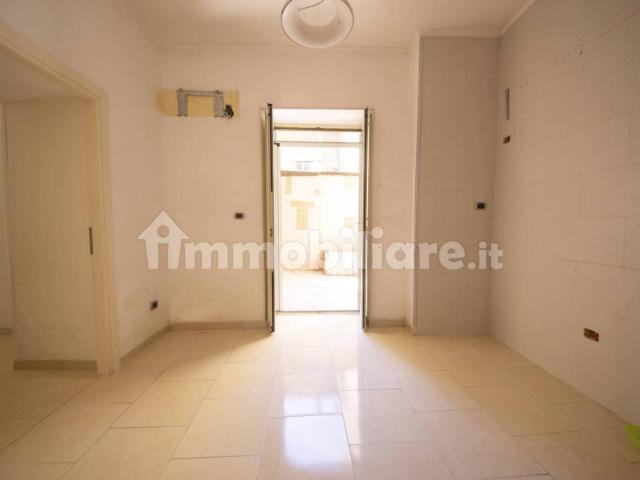 Trilocale Vico Santa Maria Apparente 5, Chiaia, Napoli