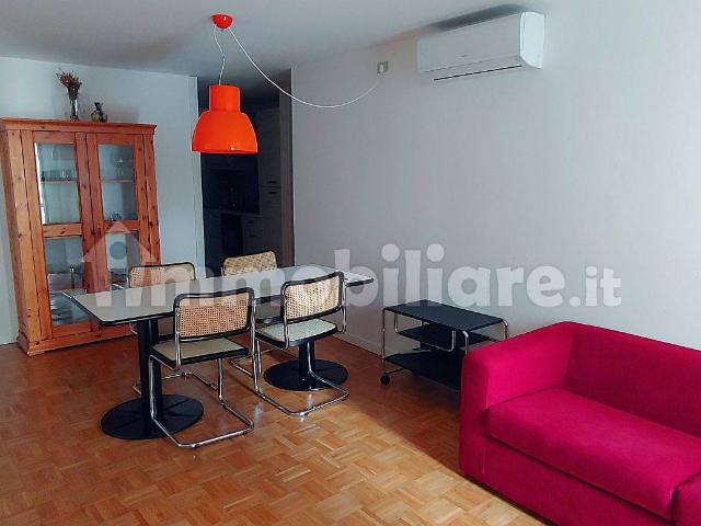 Trilocale vicolo Chiodo 18/D, Centro Storico, Verona