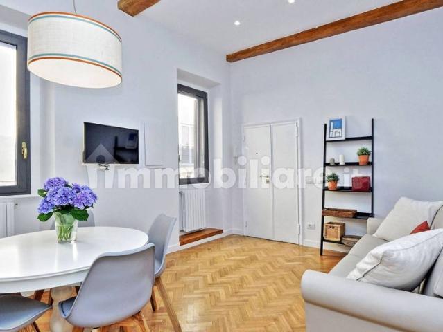 Trilocale vicolo delle Palle 33, Via Giulia, Roma