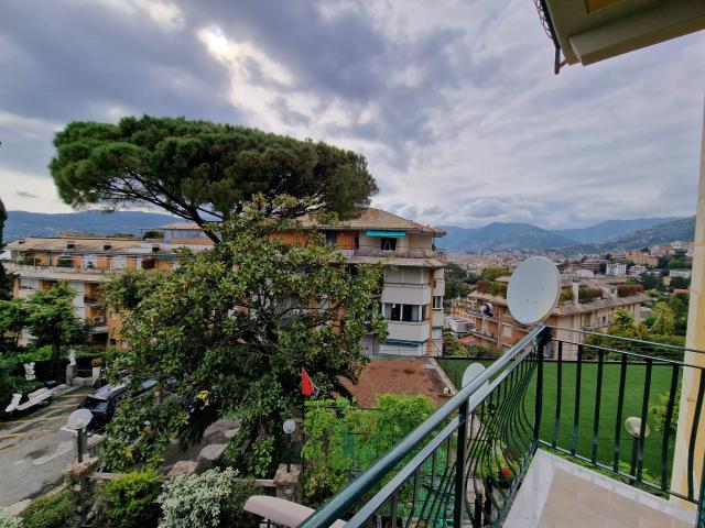 TRILOCALE VISTA MARE CON BALCONE