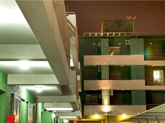 Trinidad, Amplio Dpto. 2 Dorm. Y Cochera