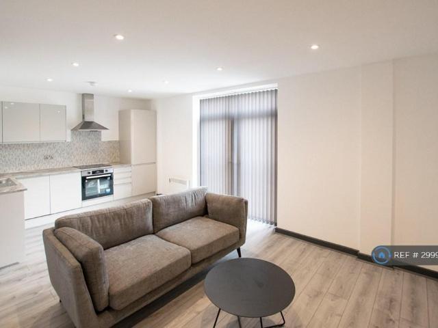 Trinity Apartments, Leeds, LS13 1 bed flat to rent £785 pcm £181 pw