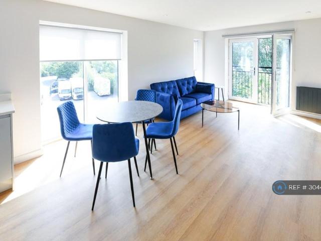 Trinity Apartments, Leeds, LS13 1 bed flat to rent £925 pcm £213 pw