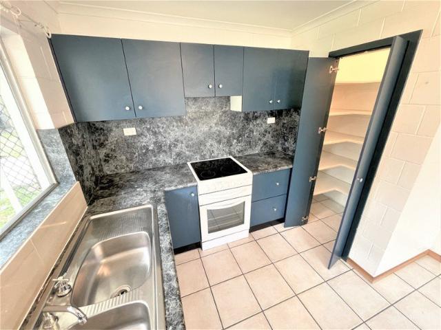 TRINITY BEACH HOME WITH AMPLE PARKING & YARD SPACE