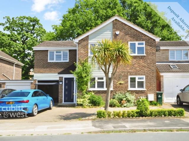 Trinity Close, Crawley RH10, 4 bed link detached house to rent, £2,750 pcm | PrimeLocation