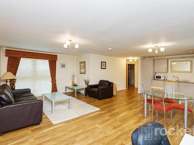 Trinity Court, No. 1 London Road. 2 bed apartment to rent £1,195 pcm £276 pw