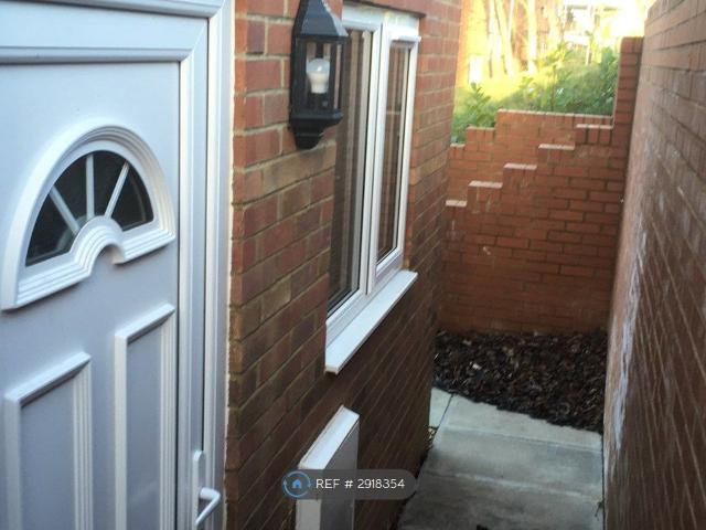 Trinity Court, Northampton NN2, 2 bed terraced house to rent, £950 pcm | PrimeLocation