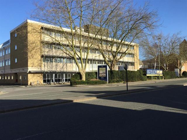 Trinity Court, Between Towns Road 2 bed flat to rent £2,100 pcm £485 pw