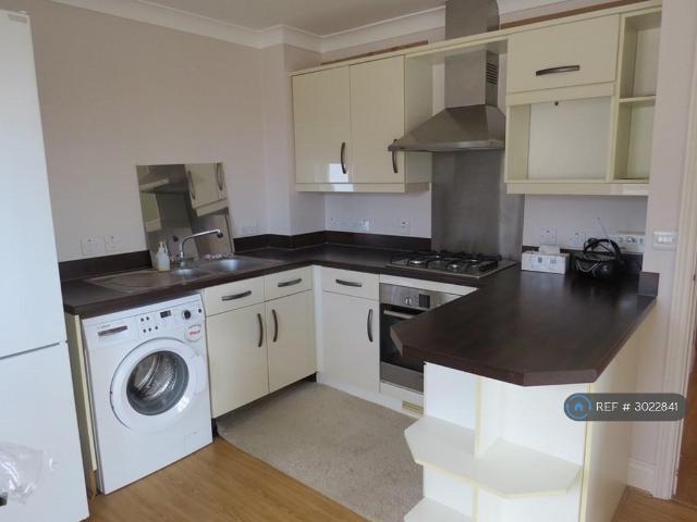 Trinity Court, Wallington, SM6 2 bed flat to rent £1,600 pcm £369 pw