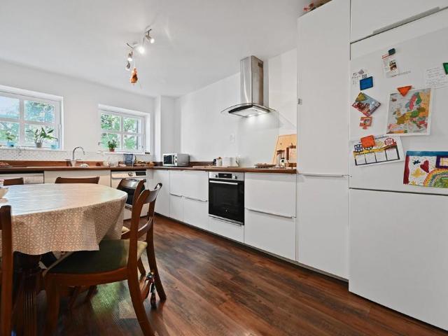 Trinity Court, 170a Gloucester Terrace 2 bed apartment to rent £4,200 pcm £969 pw