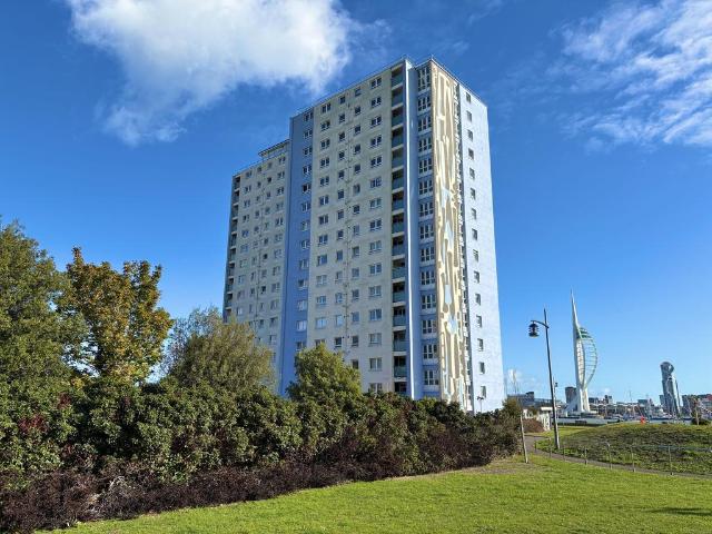 Trinity Green, Gosport PO12 1 bed flat to rent £850 pcm £196 pw