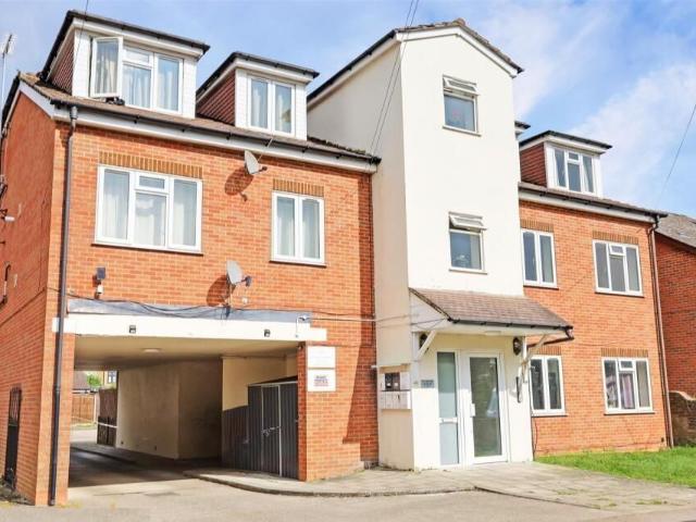 Trinity Lane, Waltham Cross EN8, 1 bed flat to rent, £1,275 pcm | PrimeLocation