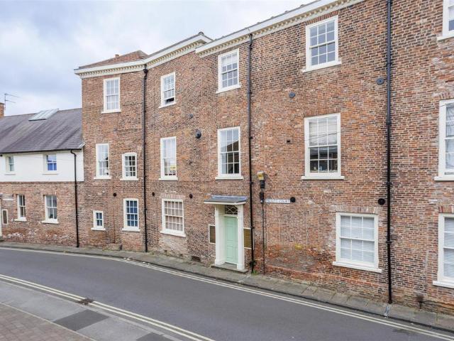 Trinity Lane, York 2 bed apartment to rent £1,250 pcm £288 pw