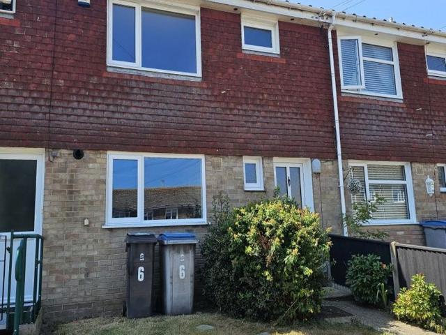 Trinity Place Deal 3 bed house to rent £1,500 pcm £346 pw