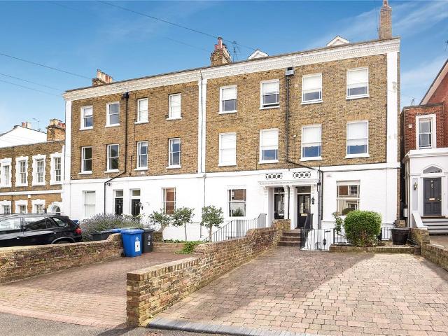 Trinity Place, Windsor, Berkshire SL4, 5 bed end terrace house to rent, £4,000 pcm | PrimeLocation