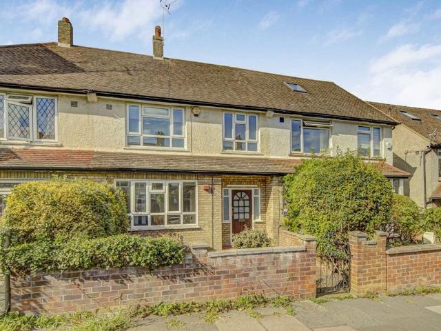 Trinity Rise, London SW2 3 bed house to rent £2,600 pcm £600 pw