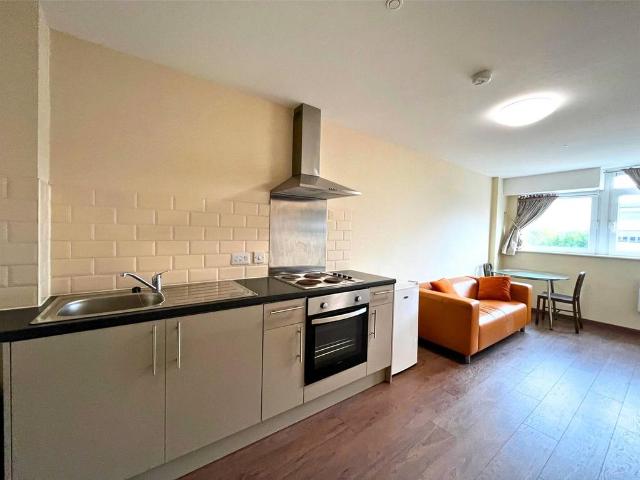Trinity Road, Bootle L20 2 bed apartment to rent £700 pcm £162 pw
