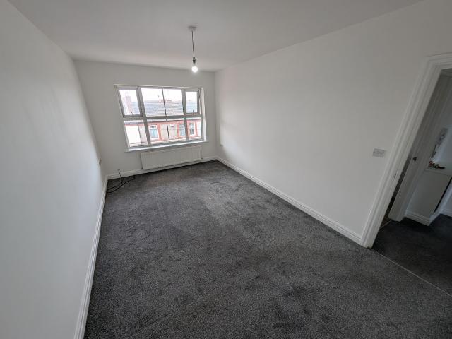 Trinity Road, Hoylake CH47, 2 bed flat to rent, £850 pcm | PrimeLocation