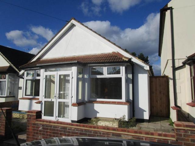 Trinity Road, Southend On Sea 3 bed detached bungalow to rent £1,600 pcm £369 pw