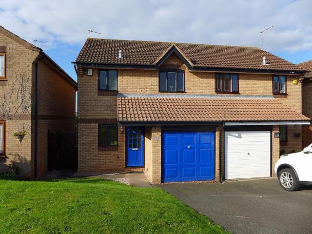Trinity Road, Stourbridge 3 bed semi detached house to rent £1,275 pcm £294 pw