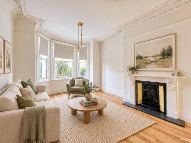 Trinity Road, SW17 2 bed apartment to rent £2,400 pcm £554 pw