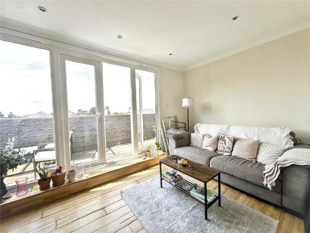 Trinity Road, Wandsworth, SW17 3 bed terraced house to rent £3,250 pcm £750 pw
