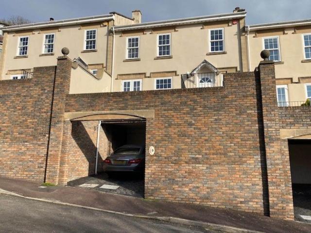 Trinity Road, Weston super mare. 4 bed townhouse to rent £1,900 pcm £438 pw
