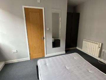 Trinity Street 8 bed flat to rent £5,200 pcm £1,200 pw