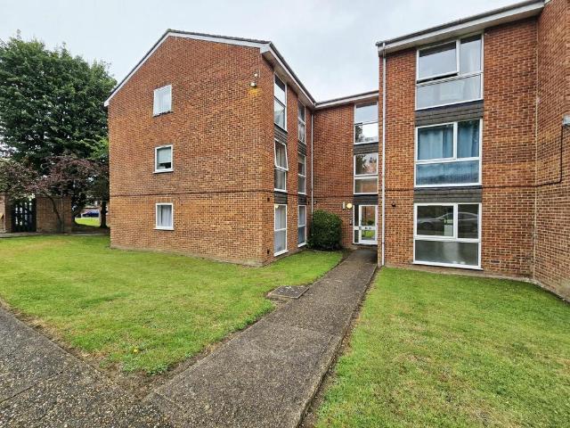 Trinity Street, ENFIELD 2 bed apartment to rent £1,650 pcm £381 pw