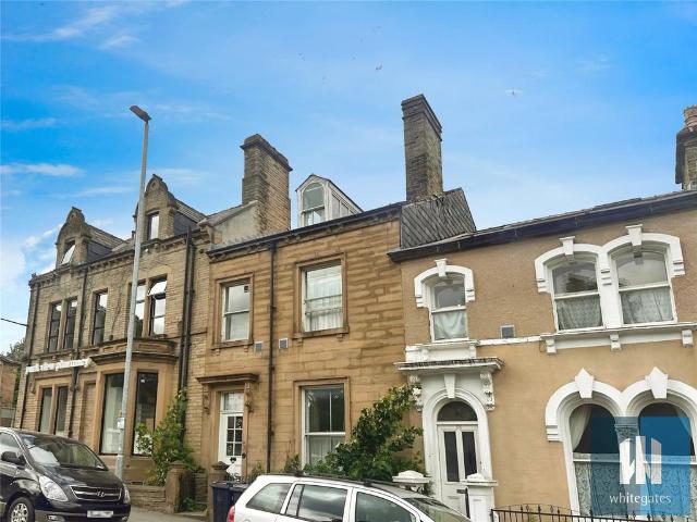 Trinity Street, Huddersfield, HD1 1 bed in a house share to rent £476 pcm £110 pw