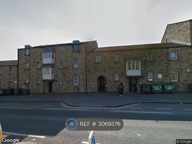 Trinity Street, Huddersfield HD1, 2 bed flat to rent, £750 pcm | PrimeLocation