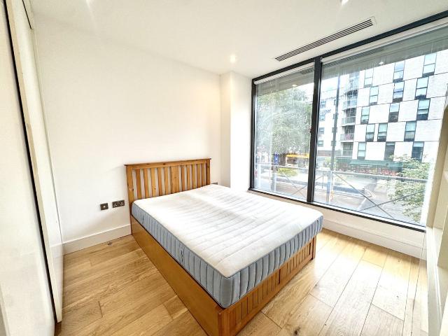 Trinity Square, Hounslow, Hounslow TW3, 1 bed flat to rent, £1,300 pcm | PrimeLocation