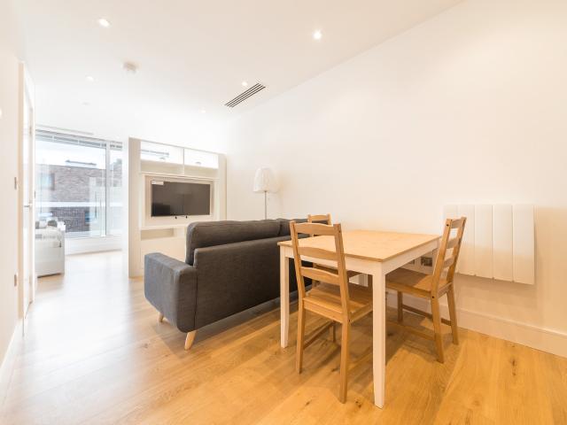 Trinity Square, Staines Road, Hounslow, London, TW3 Century 21 United Kingdom