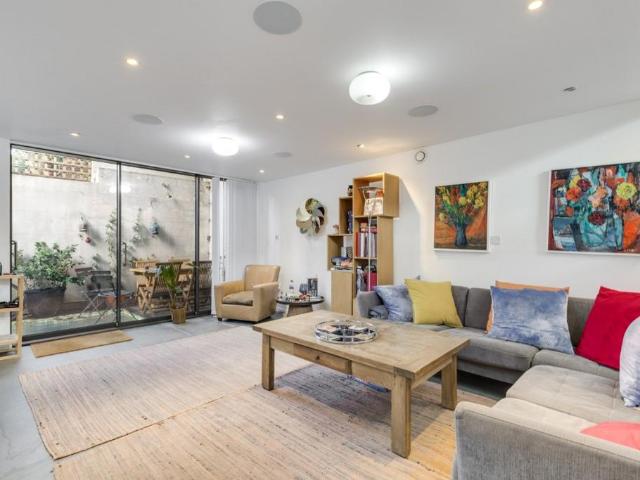 Trinity Walk, Hampstead, NW3 3 bed terraced house to rent £7,999 pcm £1,846 pw