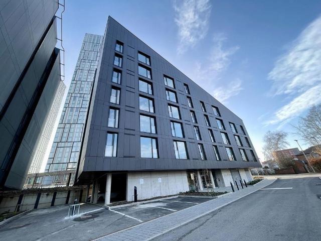 Trinity Way, Blackfriars, Salford, M3 7GT, United Kingdom | 2 bed apartment for rent #139332889 | Rentberry